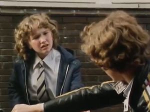 grange hill s04e18-01