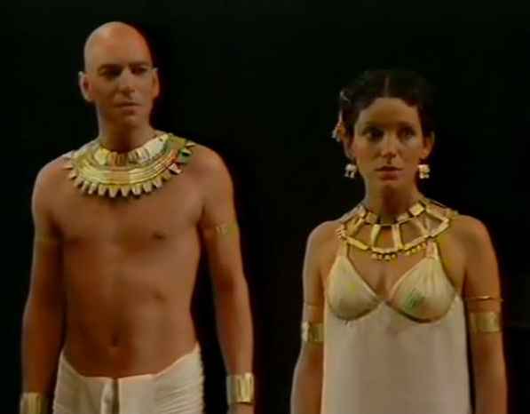 cleopatras 05