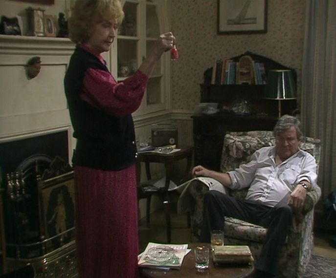 howards s02e08-02.jpg